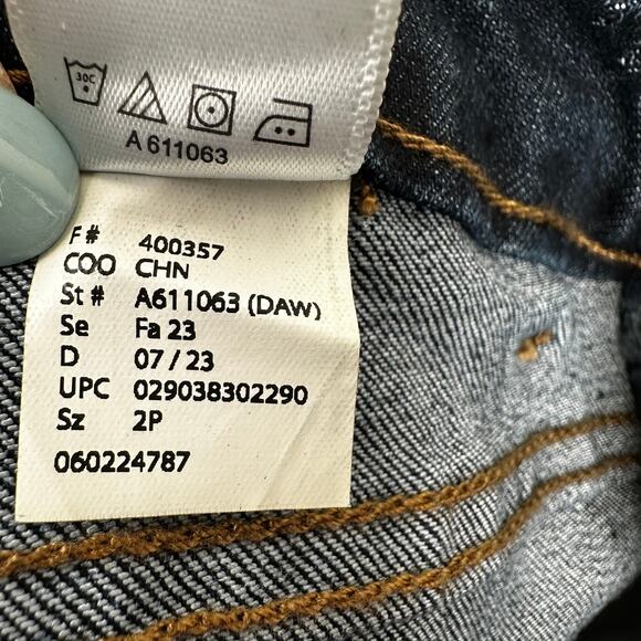 LOGO by Lori Goldstein Petite Shadow Patch Boyfriend Jeans Cropped Size 2P Boho - Picture 10 of 11